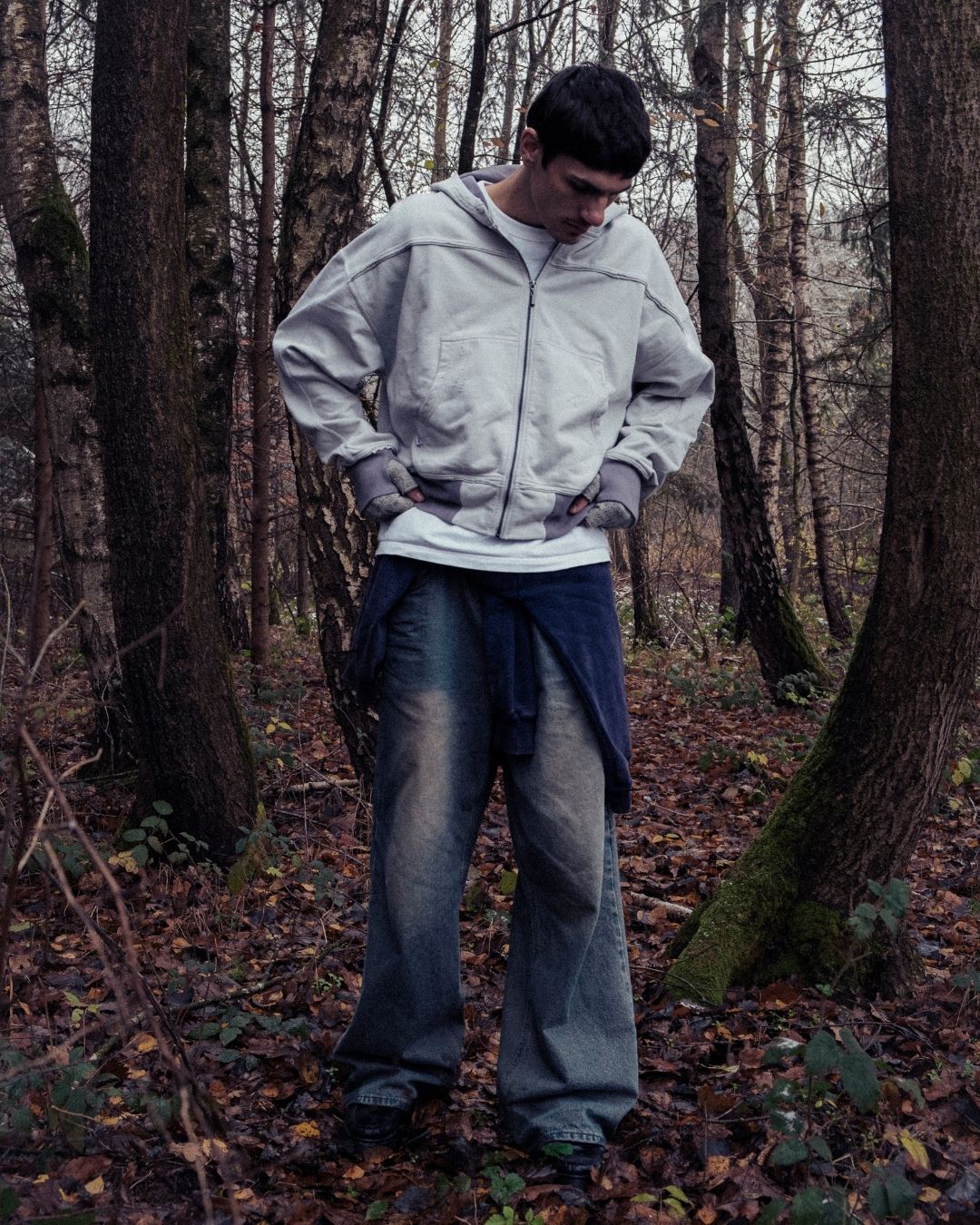 Distressed two tone zipper model male