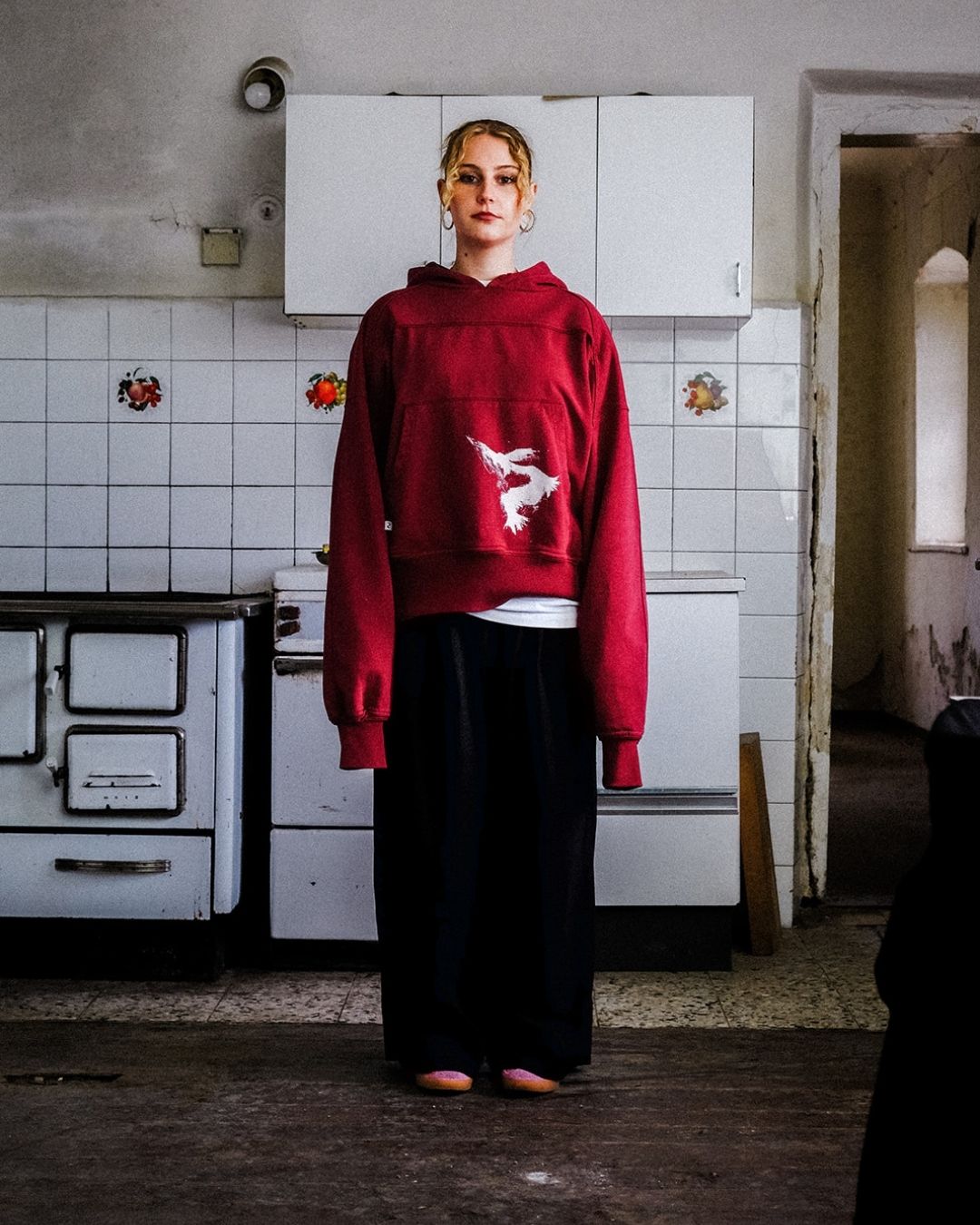 Red cropped Hoodie on female model