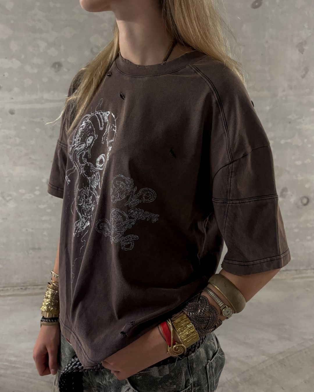 Distressed T-shirt with front print in detail